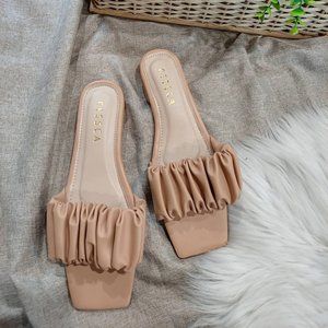 Scrunchie Style Summer Low heels Sandals (BRAND NEW) in Beige/Light Brown